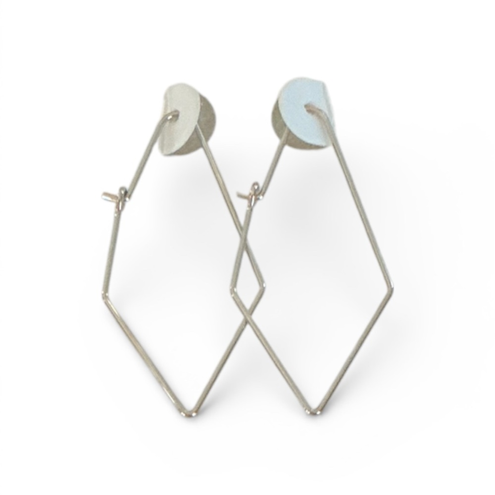 💖5/$25💖 SSEKO AFRICAN SILVER DIAMOND SHAPE EARRINGS